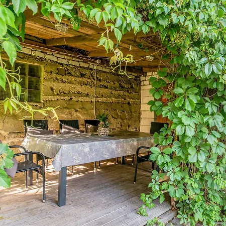 Nyaraló Private 120m2 House With 1000m2 Garden For 8 Guests