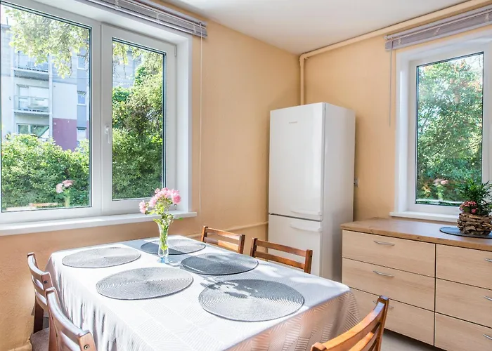 Semesterbostad Private 120m2 House With 1000m2 Garden For 8 Guests