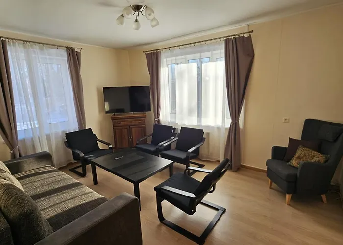 Private 120m2 House With 1000m2 Garden For 8 Guests