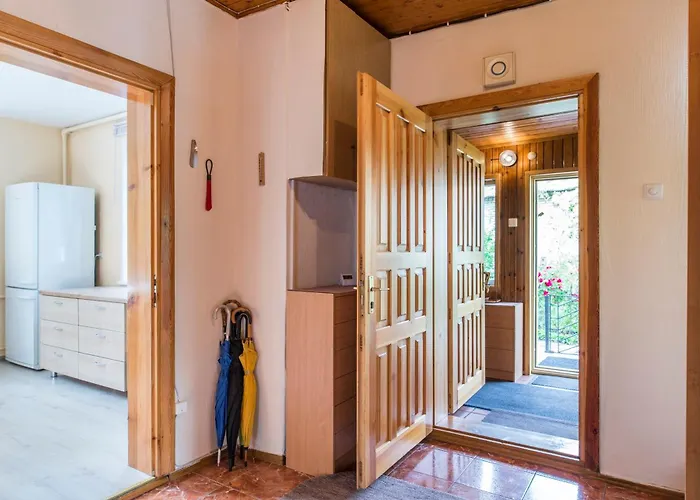 Private 120m2 House With 1000m2 Garden For 8 Guests