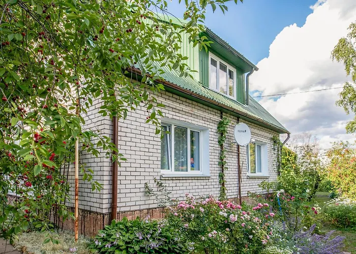 Private 120m2 House With 1000m2 Garden For 8 Guests Riga