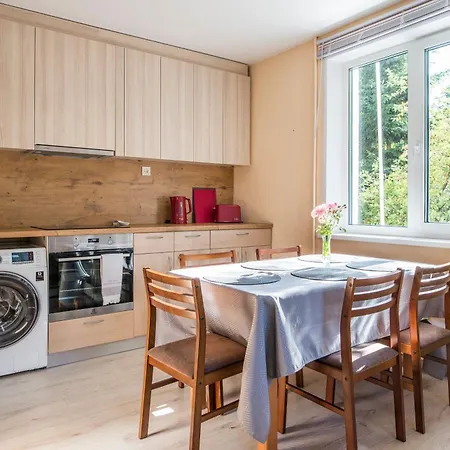 Private 120m2 House With 1000m2 Garden For 8 Guests * Рига